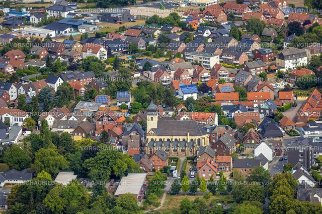 Selm220810354Bork | Luftbild von Selm-Bork mit der kath. Kirche St. Stephanus Bork, Selm, Ruhrgebiet, Nordrhein-Westfalen, Deutschland