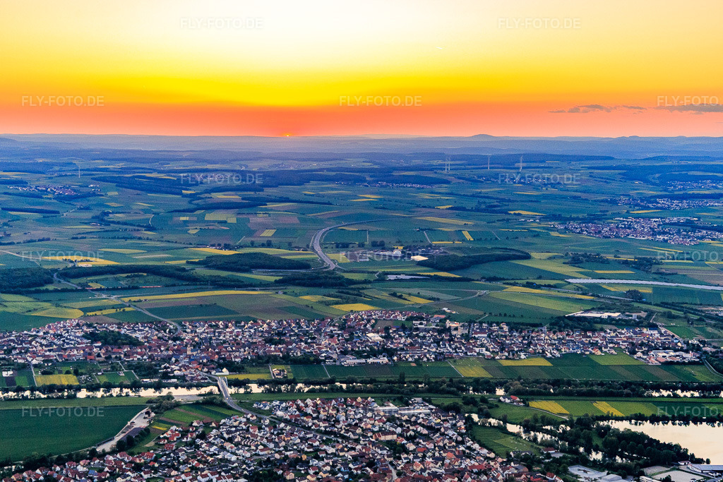 Luftbild: Sonnenuntergang über dem Main in Grafenrheinfeld im Bundesland Bayern in Deutschland. Foto: IMG_099988.jpg vom 25.05.2017 durch Werner Riehm/FLY-FOTO.de
