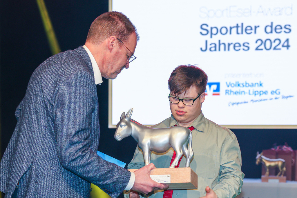 top-top.de250214-234 | Die 3. Weseler SportNacht, die große Sportgala mit Ehrungen der Weseler Sportler des Jahres 2024 findet am Freitag, den 14.02.2025 im Festzelt an der Rheinpromenade statt.Foto: Erwin Pottgiesser