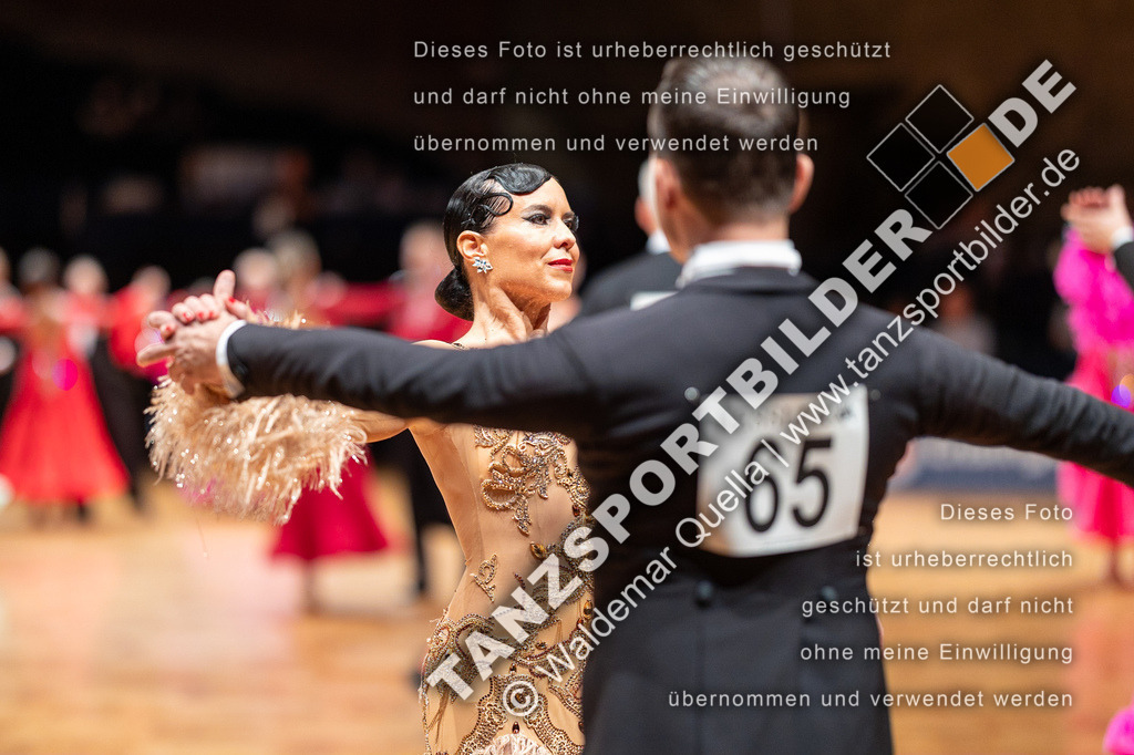 20230812-00002 | Hier finden Sie Tanz Bilder vom Latein und Standard Formationen tanzen. Sportbilder vom Tanzsport. Schöne Fotos und von Weltmeisterschaft, Europameisterschaft, Bundesliga, Regionalliga, Oberliga und Landesliga sowie von GOC Stuttgart, DanceComp, WM Bremen