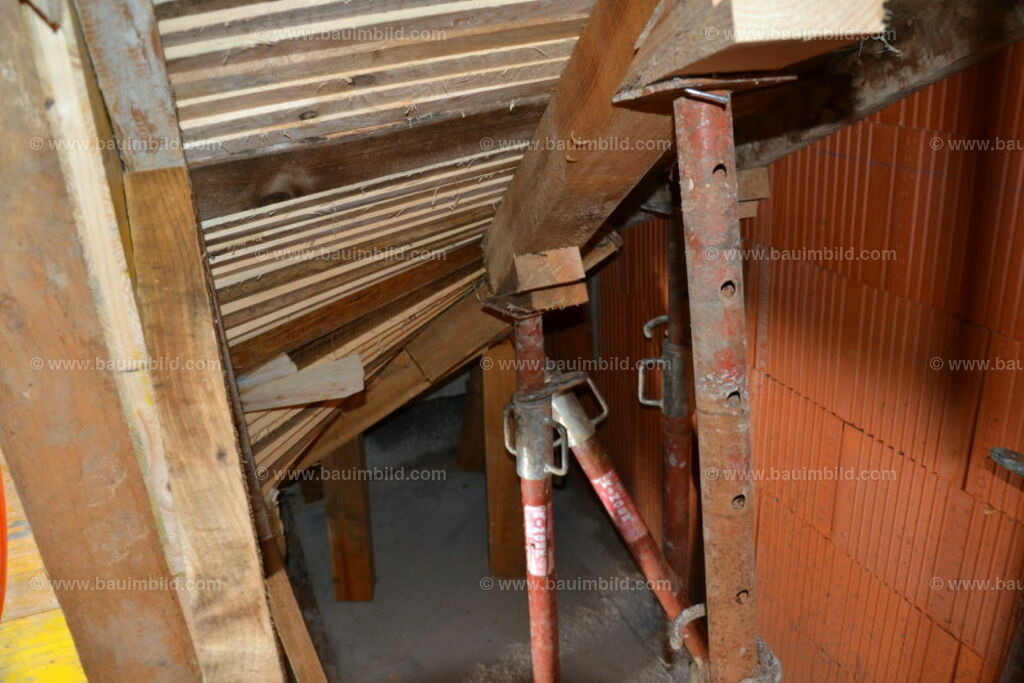 bib-lg04-betonarbeiten-0687 | Nach LV-Leistungsgruppen sortierte Detailfotos über den Bau eines Hauses. Alle Hausbau-Bilder direkt vom Urheber und Autor der Website Haus-Selber-Bauen.com