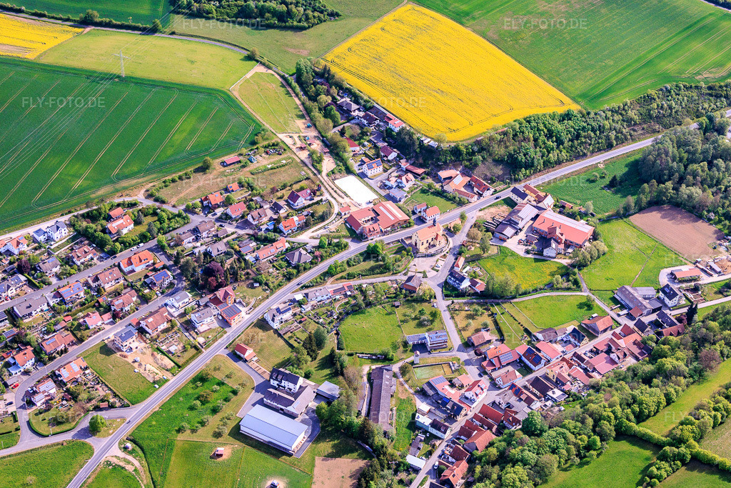 Luftbild: Ortsansicht aus Südwesten im Ortsteil Münster in Eußenheim im Bundesland Bayern in Deutschland.Foto: IMG_155638.jpg vom 03.05.2026 durch Werner Riehm/FLY-FOTO.deAuflösung des Originals: 5420 x 3614 px