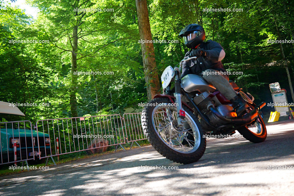 P1026029 | Erleben Sie atemberaubende, hochqualitative Fotos Ihrer Fahrt entlang der malerischen Alpenstraßen. Besuchen Sie alpineshots.com, um professionelle Aufnahmen Ihrer unvergesslichen Reise zu finden und zu kaufen - Realisiert mit Pictrs.com