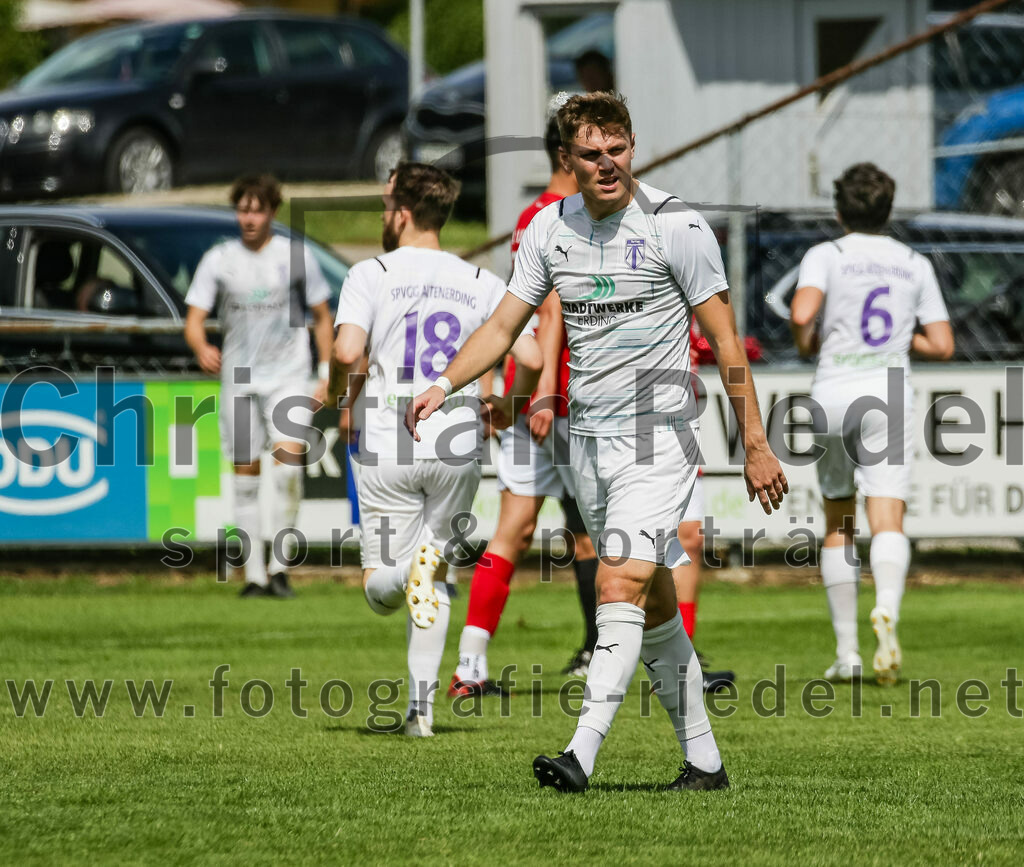 2023-07-30_027_FC_Lengdorf_gegen_SpVgg_Altenerding | Lengdorf, Deutschland, 30.07.2023:
Fußball, Kreisliga 2023 / 2024, 1. Spieltag, FC Lengdorf gegen SpVgg Altenerding, Endergebnis: 1:1

Matthias Loher (SpVgg Altenerding, #9)

Foto: Christian Riedel / fotografie-riedel.net