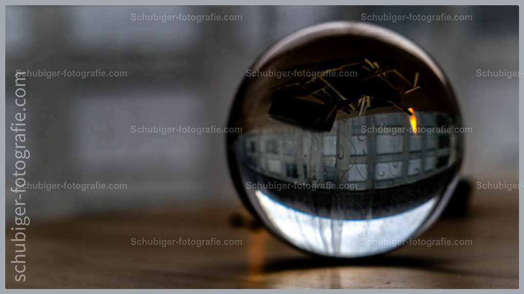 die Flamme | Glaskugel mit Flamme - Realisiert mit Pictrs.com