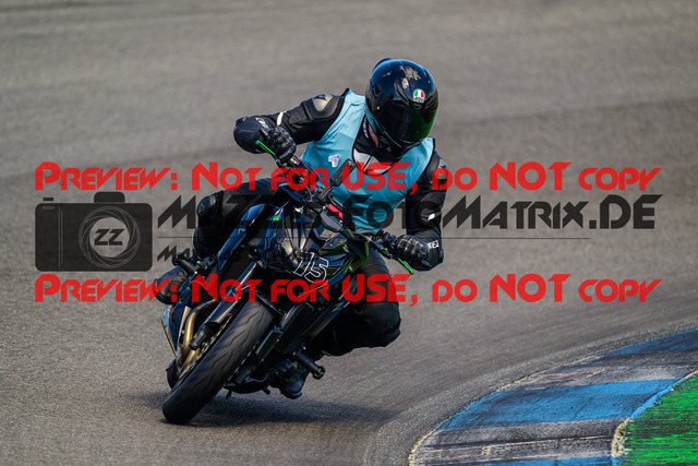 MaZZes_FotoMatrix_240520_6007705_7065 | INST