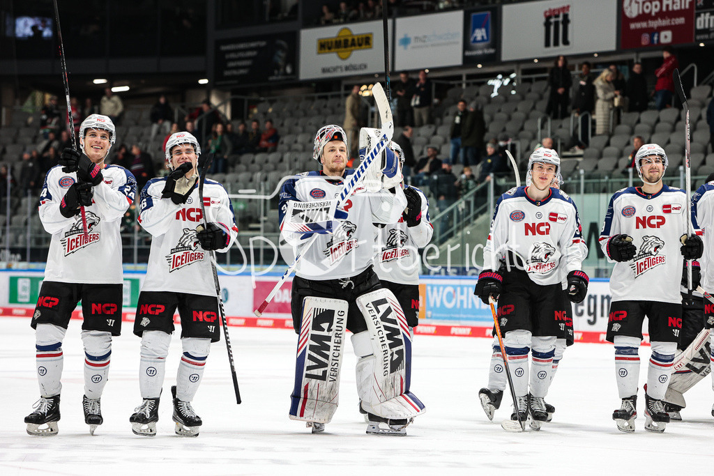 Augsburger Panther - Nürnberg ICE Tigers | Die ICE Tigers bedanken sich bei den mitgereisten Fans aus Nuernberg