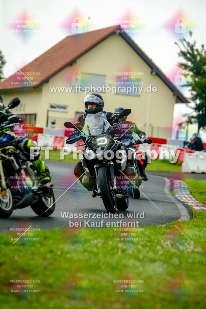 VBK-3885 | Hier findet Ihr Bilder von Touristenfahrten auf der Nürburgring Nordschleife oder von anderen Veranstaltungen die ich besucht habe. Viel Spass beim Durch Schauen 