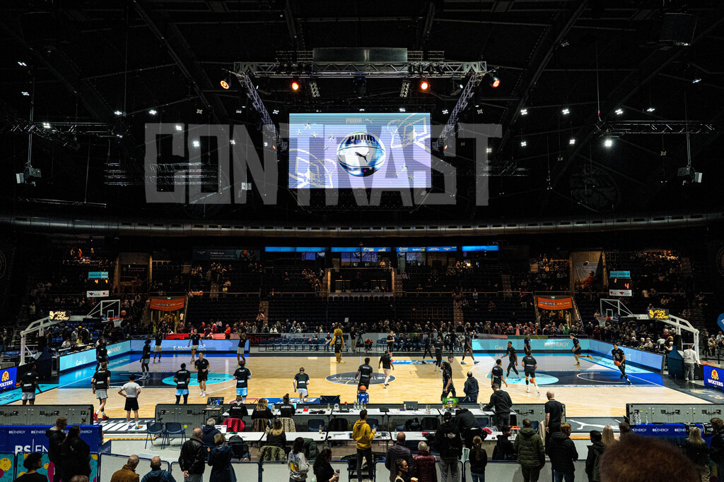 Basketball I Herren I Bundesliga I Saison 2025/2026 I 7. Spieltag I Basketball Löwen Braunschweig - Veolia Towers Hamburg | CONTRAST ZERØ MEDIA - Realisiert mit Pictrs.com