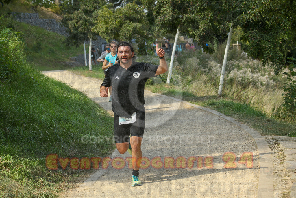 250824_1441_EX1_7166 | Sportfotografie im Rhein-Sieg Kreis, Köln, Bonn, NRW, Rheinland Pfalz, Hessen, etc. Unser Tätigkeitsfeld umfasst den Laufsport vom Volkslauf über den Marathon, Duathlon, Triathon bis zum Ultralauf wie Kölnpfad Ultra oder Schindertrail.