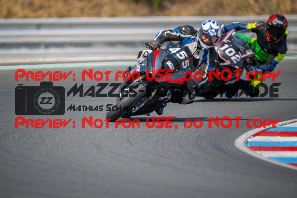 MaZZes-Fotomatrix-20260805-526477 | OPEN