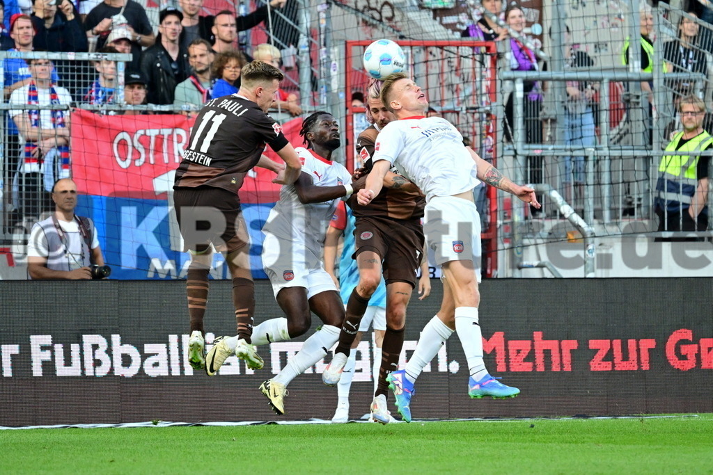 KBS Picture_FCStPauli-Heidenheim_072 | v.l. Eggestein Johannes (St.Pauli) , Traore Omar (1FCHeidenheim) , Irvine Jackson (St.Pauli) , Maloney Lennard (1FCHeidenheim) ,Sportplatz :  Millerntor Stadion, - Realisiert mit Pictrs.com