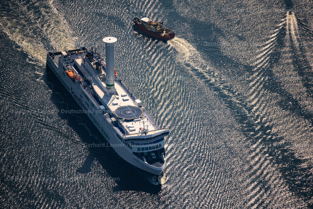 4061945 | ROSTOCK 08.09.2021 Fahrt eines Fähr- Schiffes der " Scandlines HYBRID FERRY " in Rostock im Bundesland Mecklenburg-Vorpommern, Deutschland. Weiterführende Informationen bei: Scandlines Deutschland GmbH. // Ride a ferry ship of " Scandlines HYBRID FERRY " in Rostock in the state Mecklenburg - Western Pomerania, Germany. Further information at: Scandlines Deutschland GmbH. Foto: Gerhard Launer