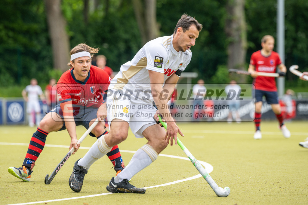 SFE_20230520_0071 | 1. Bundesliga Hockey Viertelfinale 2 Herren Rot-Weiss Köln - Berliner HC am 20.05.2023 in Köln (KTHC Stadion Rot-Weiss Köln Tennis and Hockey Club), Photo: Stephan Fehrmann 2023 (Sports-Gallery),Timur Oruz ( Rot-Weiss Köln #27 )