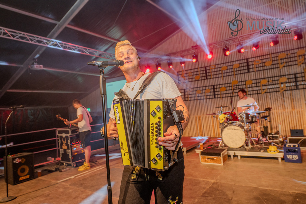 DSC_3667 | "Fussifoto.com – Ihr Ansprechpartner für hochwertige Fotografie! Entdecken Sie kreative Bilder und professionelle Dienstleistungen. Kontaktieren Sie uns für Ihre Projekte!"