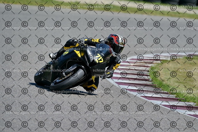 26BT01-1010 | 717 - Realisiert mit Pictrs.com