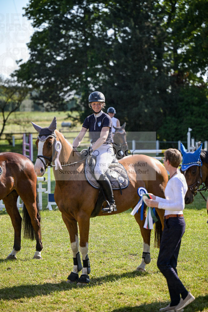 Reitturnier Voxtrup | Entdecke hochwertige Reitturnierfotos von Foto Oger. Professionell, emotional und authentisch – jetzt Lieblingsmomente im Shop bestellen.Deutschlandweite Turnierfotografie. - Realisiert mit Pictrs.com