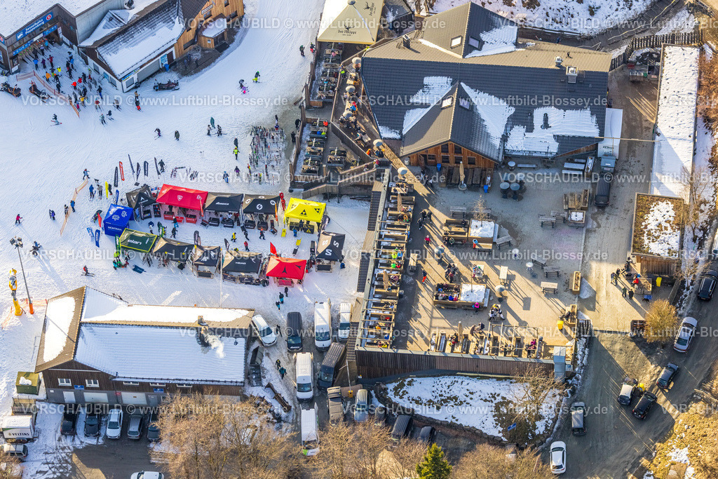 Winterberg260105024 | Luftbild, Restaurant Bei Möppi, am Skiliftkarussell Winterberg P7, Außengastronomie mit Sonnenschirmen, Winterberg, Sauerland, Nordrhein-Westfalen, Deutschland