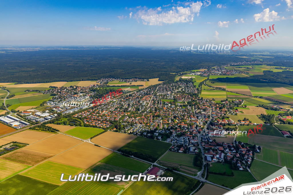 Das Luftbild zeigt :  Zorneding - Die Luftaufnahme wurde 2024 vom UL-Flugzeug aus erstellt ( keine Drohne ) - Hochauflösende Luftaufnahme - Für grossformatige Ausdrucke geeignet. Die Geschenkidee !Mit Lizenz und Bildrechte bestellbar