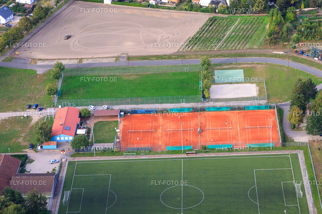 Tennisplatz Rheinzabern | Luftbild: Tennisplatz Rheinzabern in Rheinzabern im Bundesland Rheinland-Pfalz in Deutschland. Foto: IMG_44920.jpg vom 03.09.2011 durch Werner Riehm/FLY-FOTO.de - Realisiert mit Pictrs.com