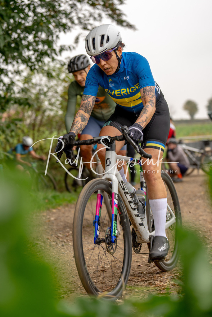 Ralf Eppink Photography 20251011_DSC01304 | Sportfotografie, Eventfotografie, Porträtfotografie, Radsport Fotograf, Triathlon Fotograf, Düsseldorf Fotograf, Köln Fotograf, Actionfotografie, Teamfotografie, Peoplefotografie, Business Portraits, Veranstaltungsfotografie, Reportagefotografie - Realisiert mit Pictrs.com