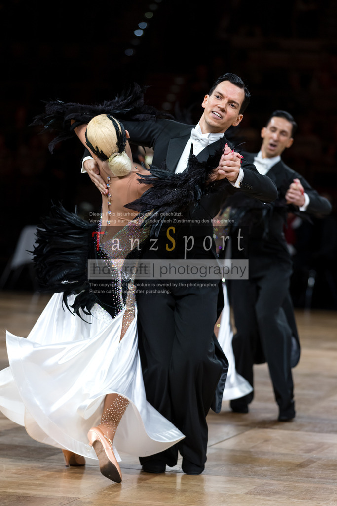 20241109_DM-Formationen_Vorrunde_2726 | Tanzsportbilder, Standardtanz, Lateintanz, WDSF, DTV, LTVB, dancecomp, goc, hessen tanzt, blaues band der spree, walzer, tango, wiener walzer, slowfox, quickstepp, samba, rumba, cha-cha-cha, paso doble. jive, hd-kroft photography, turniertanzsport