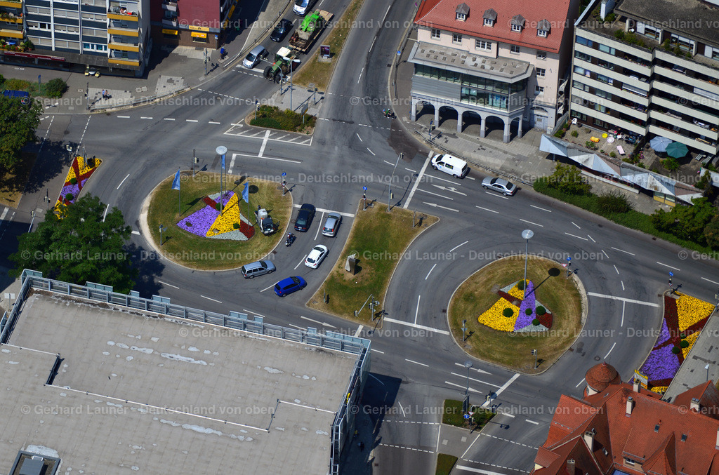 3303259 | Verkehrskreisel in Neu Ulm