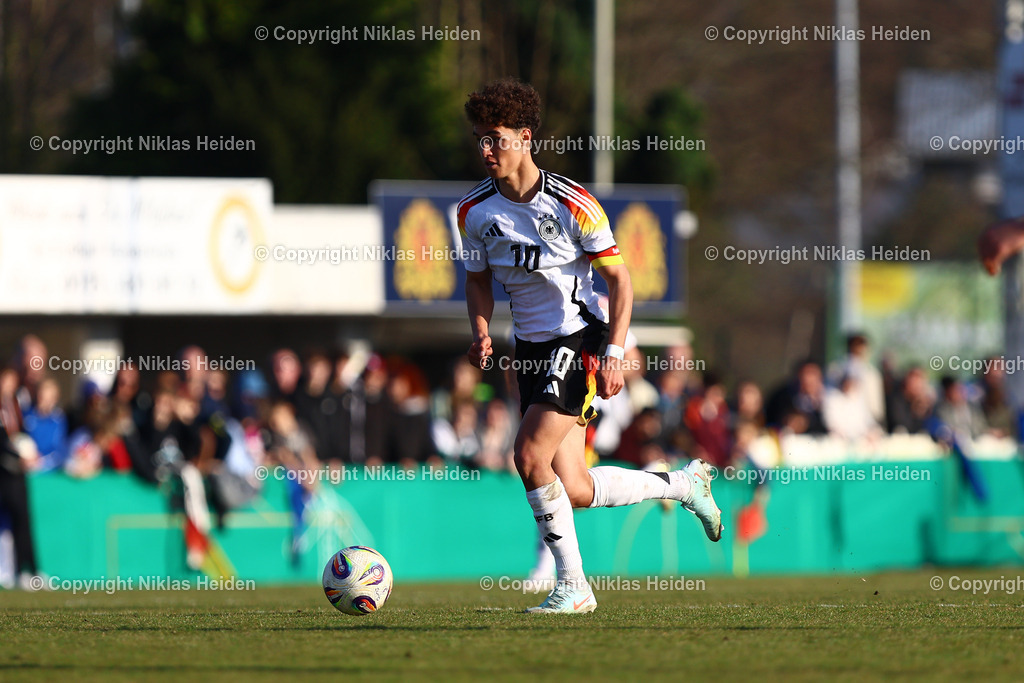 NH_DeutschlandU19_FinnlandU19_UEFAQualifikationsturnier_22032025 | #10 Noah Darvich (Deutschland U19)Fußball I Junioren I UEFA-U19-Europameisterschaft I Saison 2024-2025 I Qualifikationsturnier I Deustchland U19 - Finnland U19 I 22.03.2025 I GWG-Stadion Flutmulde