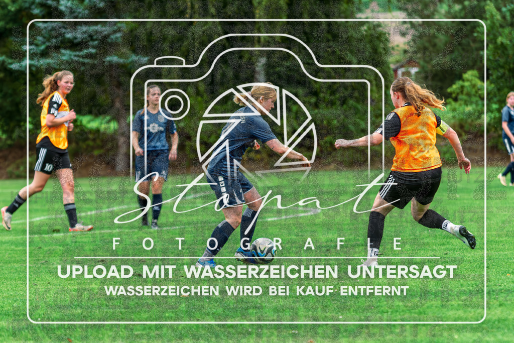 SFBSGF-1049 | Karina Böger (SF Bispingen #02) beim Damen Kreisliga HK/CE Spiel zwischen Sportfreunde Bispingen und SG Fulde im Sportplatz Steinbeck/Luhe, Bispingen (Simon Paul Stopat) - Realisiert mit Pictrs.com