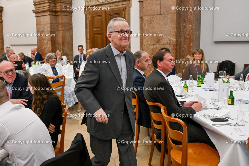 Ehrung Max Stoeger_ goldenes Verdienstkreuz_ 29.04.2024-4 | 29.04.2024, Landhaus Linz, AUT, Ehrung Max Stoeger, goldenes Verdienstkreuz im Bild Max Stoeger