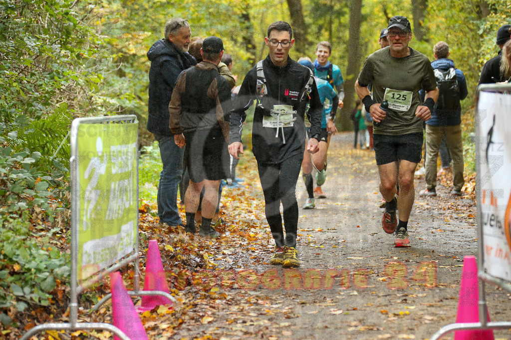 251026_1305_EX1_2457 | Sportfotografie im Rhein-Sieg Kreis, Köln, Bonn, NRW, Rheinland Pfalz, Hessen, etc. Unser Tätigkeitsfeld umfasst den Laufsport vom Volkslauf über den Marathon, Duathlon, Triathon bis zum Ultralauf wie Kölnpfad Ultra oder Schindertrail.
