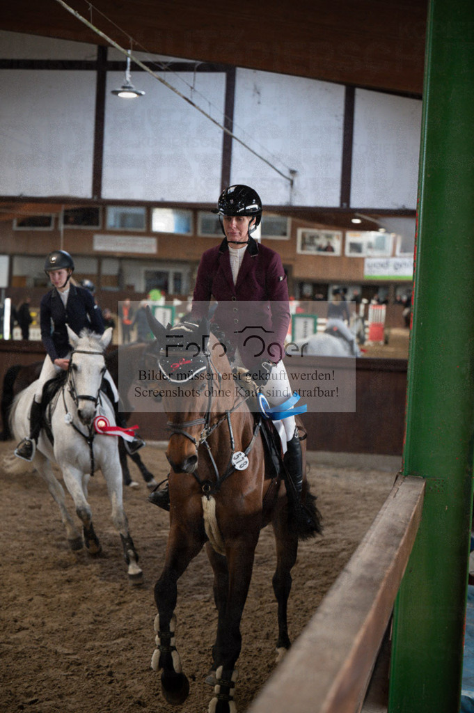 Hallenreittunier Voxtrup 2023 | Entdecke hochwertige Reitturnierfotos von Foto Oger. Professionell, emotional und authentisch – jetzt Lieblingsmomente im Shop bestellen.Deutschlandweite Turnierfotografie. - Realisiert mit Pictrs.com