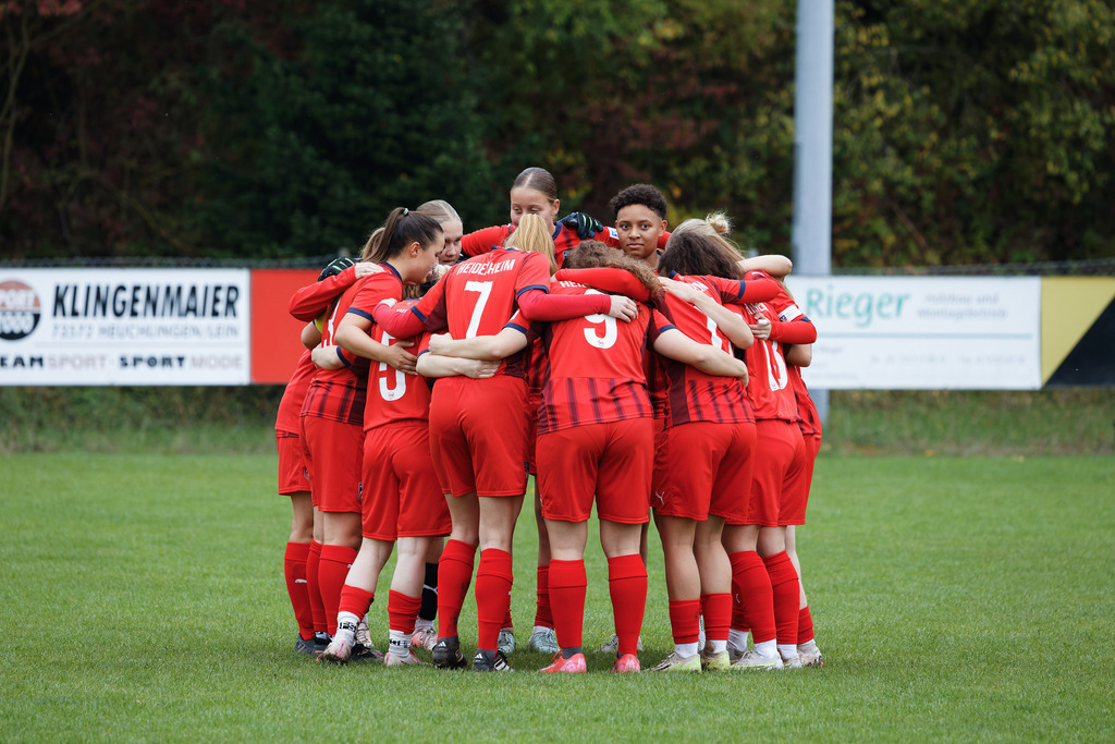 SVWFCH_250927_5195 | Fotopresso – Sportfotografie in Heidenheim & Umgebung. Professionelle Sportfotografie für unvergessliche Momente. Dynamische Action-Shots, emotionale Szenen & hochwertige Bilder. - Realisiert mit Pictrs.com