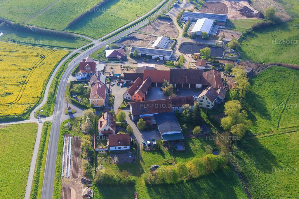 Luftbild: Green Ground Ranch (Failshof) im Ortsteil Unterneuses in Burgebrach im Bundesland Bayern in Deutschland. Foto: IMG_087844.jpg vom 05.05.2016 durch Werner Riehm/FLY-FOTO.deWWW.GREEN-GROUND-RANCH.DE