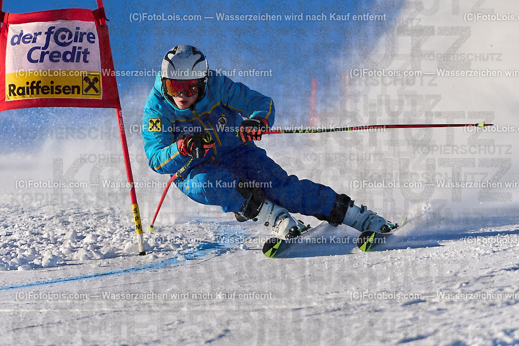 ALP3237_MASTERS-Cup_GS-C Damen_Vorlaeufer | (C)FotoLois.com, Alois Spandl. FIS Masters-Cup Wildschönau, Giant Slalom auf der Piste Schatzberg GS, Siegerehrung auf dem Dorfplatz Niederau, Sa 13. Januar 2024.