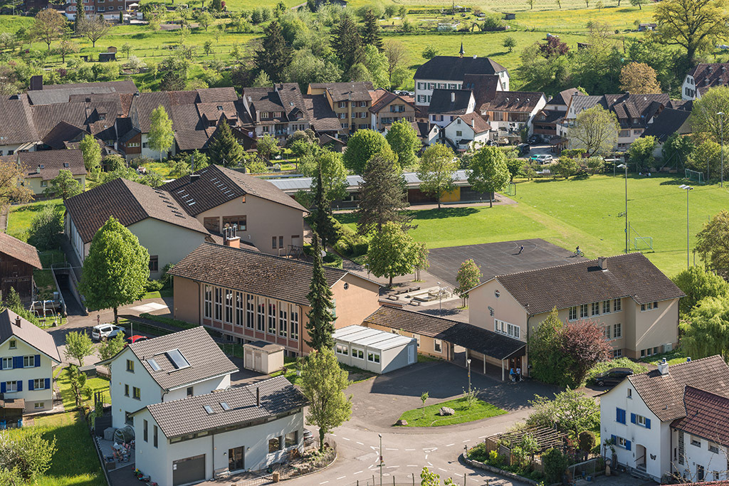 Schulanlage Eien | in Ziefen, Baselland, Schweiz. - Realisiert mit Pictrs.com