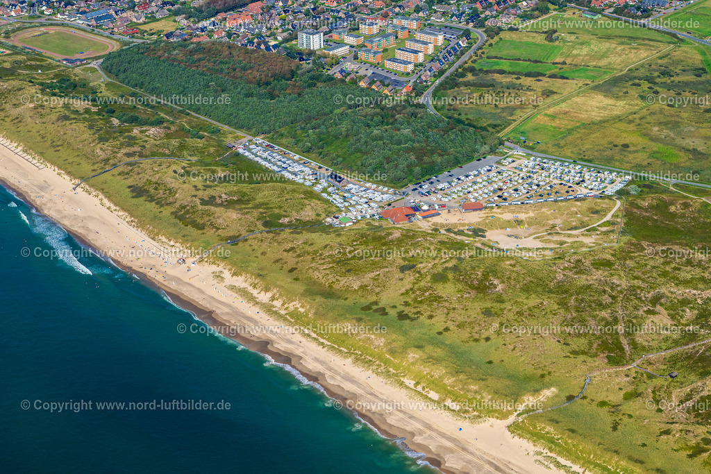 Sylt_Westerland_Campingplatz_ELS_8260060923 | SYLT 06.09.2023 Campingplatz mit Wohnwagen und Zelten im Küstenbereich der Nordsee im Ortsteil Westerland in Sylt im Bundesland Schleswig-Holstein, Deutschland. Weiterführende Informationen bei: Campingplatz Westerland. // Campsite with caravans and tents in the coastal area of North Sea in the district Westerland in Sylt in the state Schleswig-Holstein, Germany. Further information at: Campingplatz Westerland. Foto: Martin Elsen
