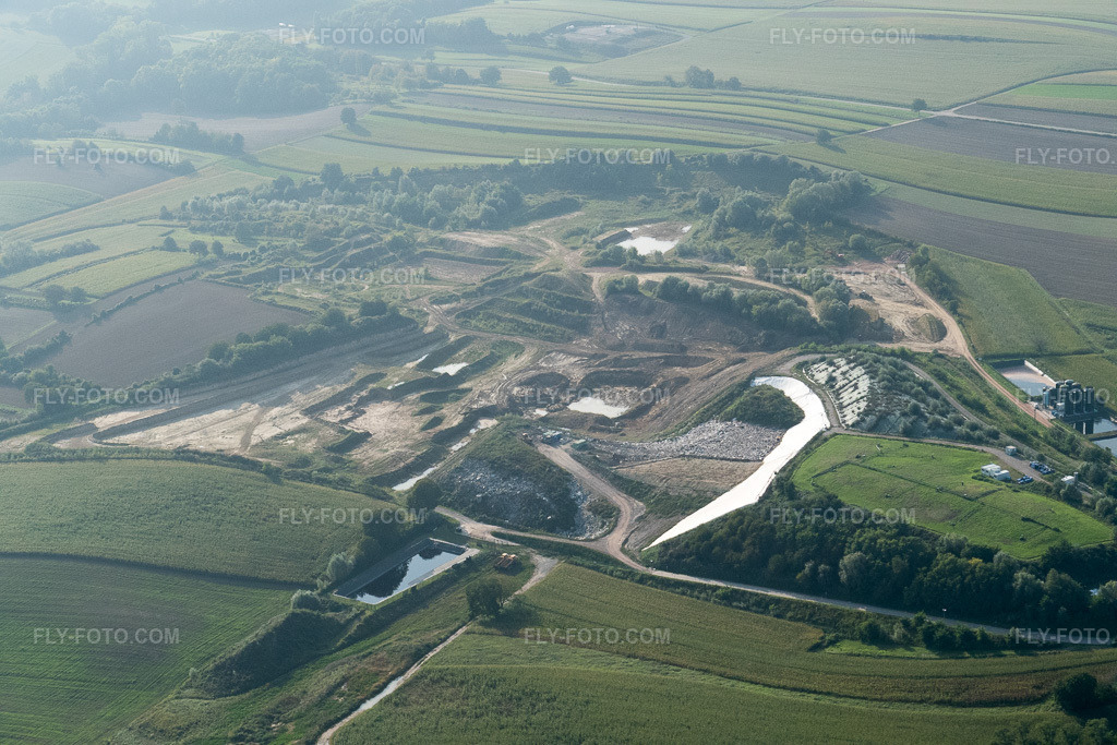 Aerial view: Landfill in Schaffhouse-près-Seltz in the state Bas-Rhin, France.Photo: P1000864.jpg taken on 09/15/2014 by Werner Riehm/FLY-FOTO.comResolution of the original: 5472 x 3648 px