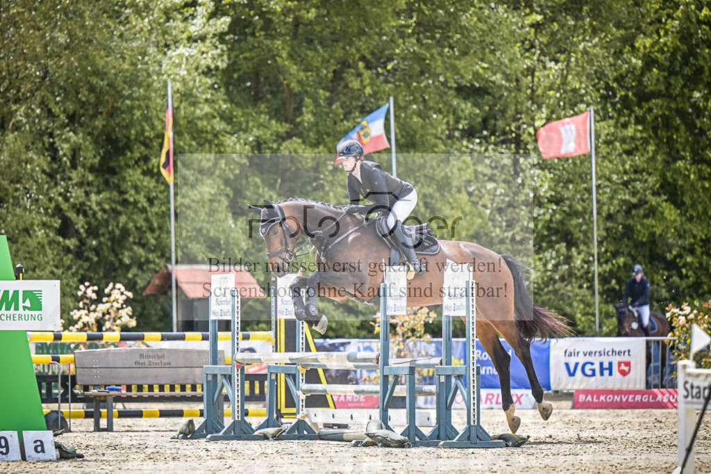 DOS_6908 | Entdecke hochwertige Reitturnierfotos von Foto Oger. Professionell, emotional und authentisch – jetzt Lieblingsmomente im Shop bestellen.Deutschlandweite Turnierfotografie. - Realisiert mit Pictrs.com