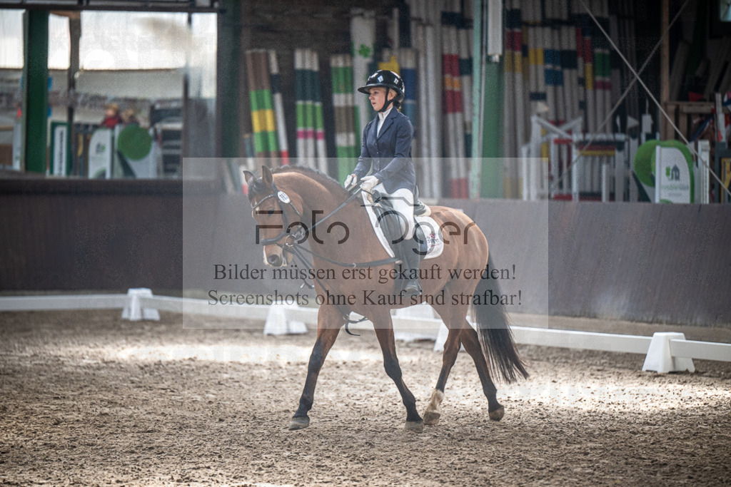 DOS_1021 | Entdecke hochwertige Reitturnierfotos von Foto Oger. Professionell, emotional und authentisch – jetzt Lieblingsmomente im Shop bestellen.Deutschlandweite Turnierfotografie. - Realisiert mit Pictrs.com
