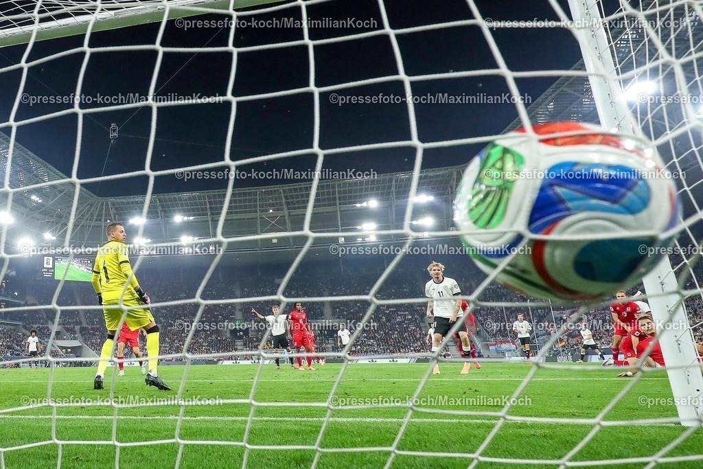 DFB10102501158 | 10.10.2025, Fußball, Länderspiel, Deutschland - Luxemburg, UEFA WM-Qualifikation, 2025/2026, Gruppe A, PreZero Arena in Sinsheim: Torschuss Der Ball schlägt im Tor ein Torjubel nach dem Tor zum 1:0  durch Torschütze Nadiem Amiri (GER #10)  Hintertorkamera Tor   DFB regulations prohibit any use of photographs as image sequences and or quasi-video.