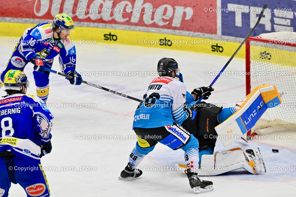 EC IDM WÄRMEPUMPEN VSV vs. Steinbach Black Wings Linz | #8 Maximilian Rebernig EC VSV, #16 Kevin Hancock EC VSV, #88 Yohann Auvitu Black Wings Linz, #32 Rasmus Tirronen Black Wings Linz, Tor EC VSV, EC IDM WÄRMEPUMPEN VSV vs. Steinbach Black Wings Linz, EC IDM WÄRMEPUMPEN VSV vs. Steinbach Black Wings Linz am 04.03.2026 in Villach (Stadthalle Villach), Austria, (Photo by Bernd Stefan)