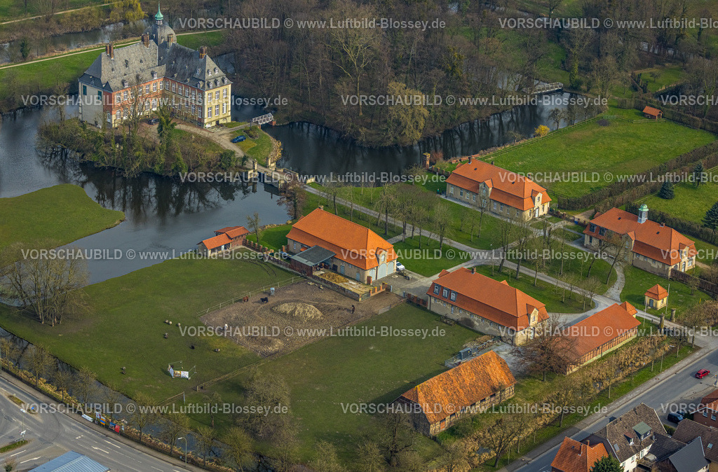 Lippetal240307247 | Luftbild, Renaissanceschloss Wasserschloss Hovestadt mit Barockgarten, Ortsteil Hovestadt, Lippetal, Herzfeld, Nordrhein-Westfalen, Deutschland
