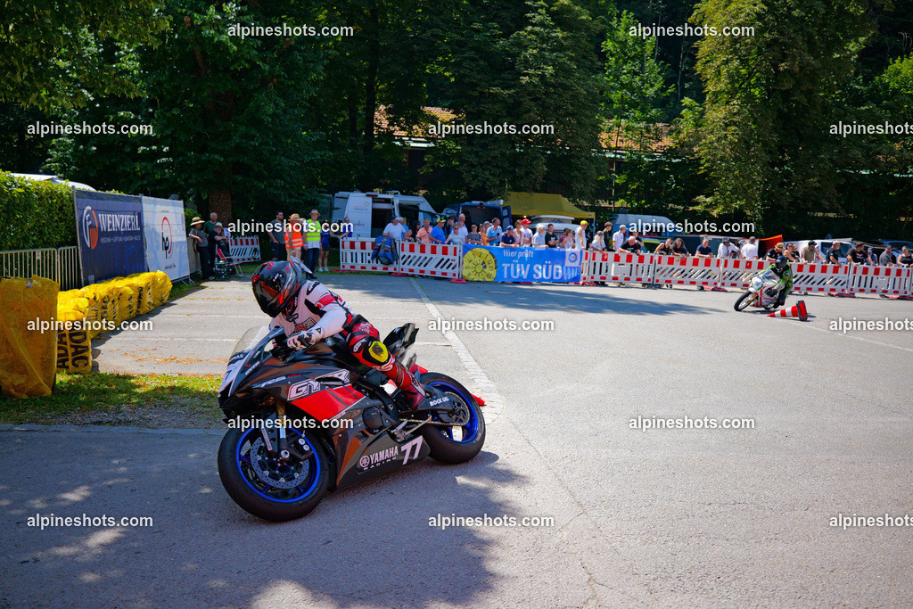 P1036911-2 | Erleben Sie atemberaubende, hochqualitative Fotos Ihrer Fahrt entlang der malerischen Alpenstraßen. Besuchen Sie alpineshots.com, um professionelle Aufnahmen Ihrer unvergesslichen Reise zu finden und zu kaufen - Realisiert mit Pictrs.com