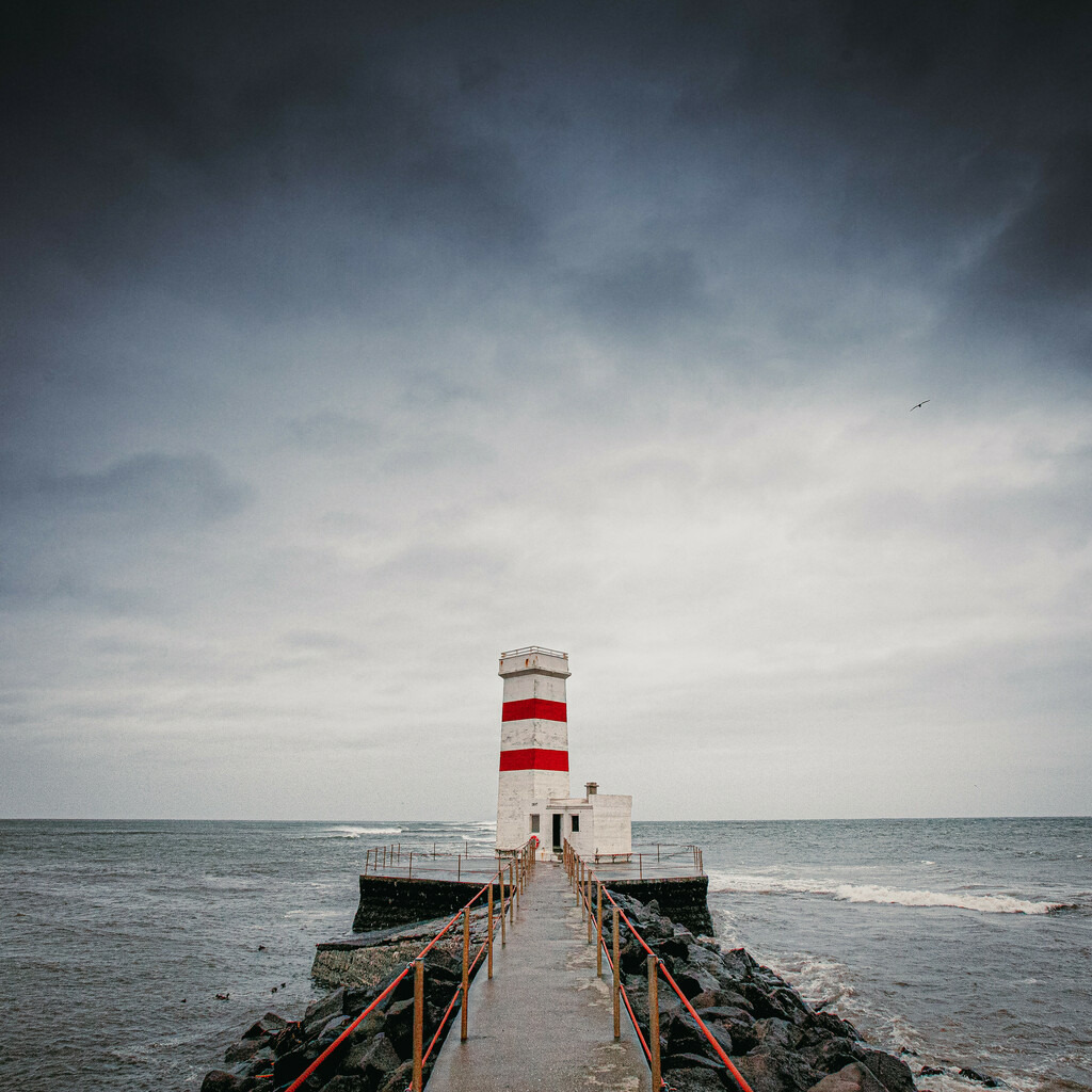 Landschaftsbilder_Landschaftsfotos_Kaufen_Wandbilder_Roman_-Huditsch-Fotografie_014_Island_Leuchtturm | Exklusiver Webshop für hochwertige Landschaftsfotos aus Kärnten, Österreich und der ganzen Welt.
Landschaftsfotos auf Leinwand, Acrylglas, Aludibond
Wandbilder online kaufen, fürs Zuhause oder als Geschenk zum Geburtstag, Weihnachten und mehr - Realisiert mit Pictrs.com