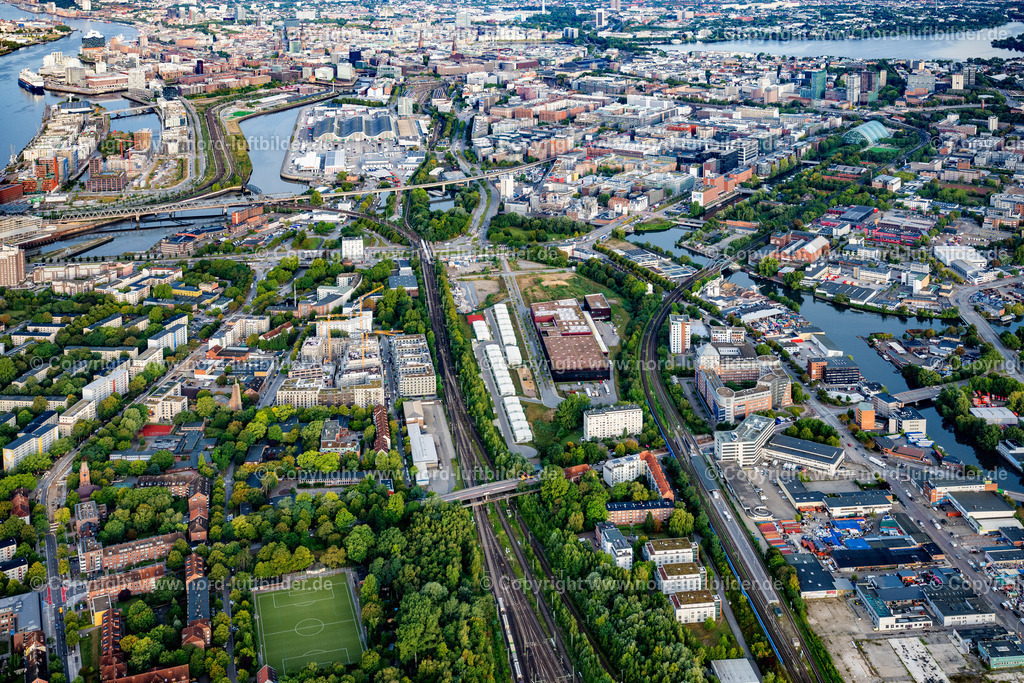 Hamburg_Rothenburgsort_ELS_5815200925 | HAMBURG 20.09.2025 Entwicklungsgebiet "Neuer Huckepackbahnhof der Industriebrache an der Billstraße im Stadtteil Rothenburgsort in Hamburg. // Development area "New piggyback station on the industrial wasteland at Billstrasse in the Rothenburgsort district of Hamburg. Foto: Martin Elsen
