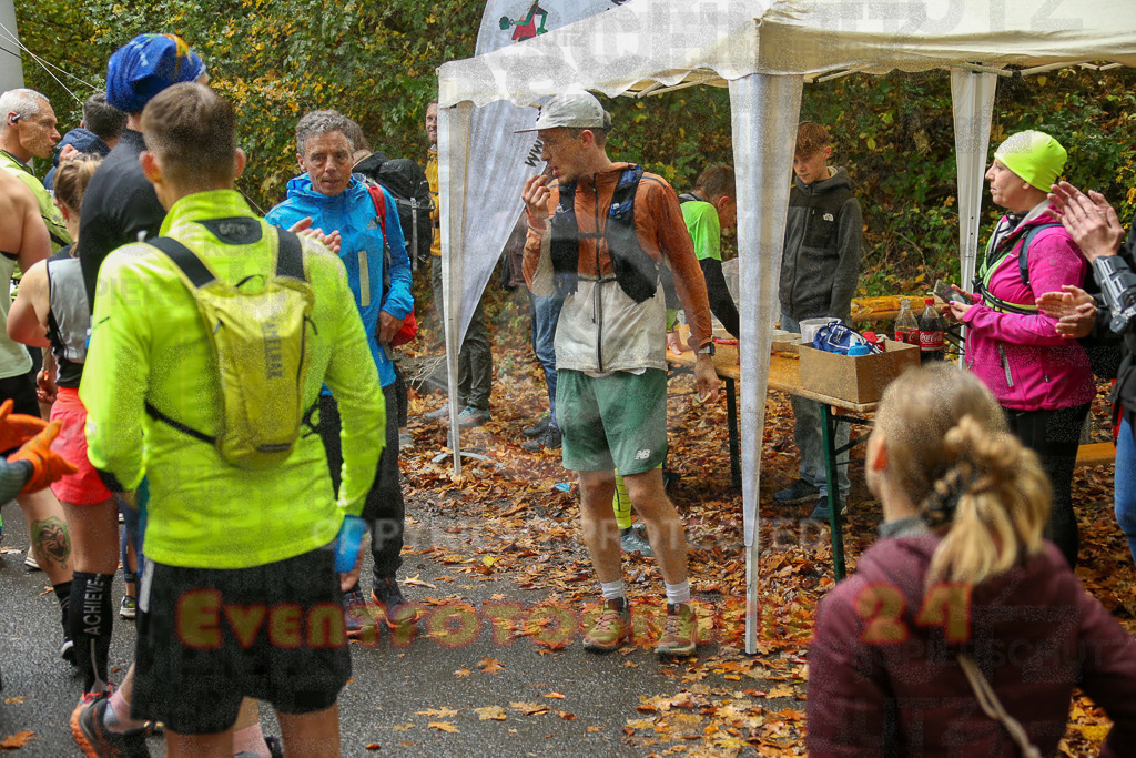 241027_1000_EX1_3426 | Sportfotografie im Rhein-Sieg Kreis, Köln, Bonn, NRW, Rheinland Pfalz, Hessen, etc. Unser Tätigkeitsfeld umfasst den Laufsport vom Volkslauf über den Marathon, Duathlon, Triathon bis zum Ultralauf wie Kölnpfad Ultra oder Schindertrail.