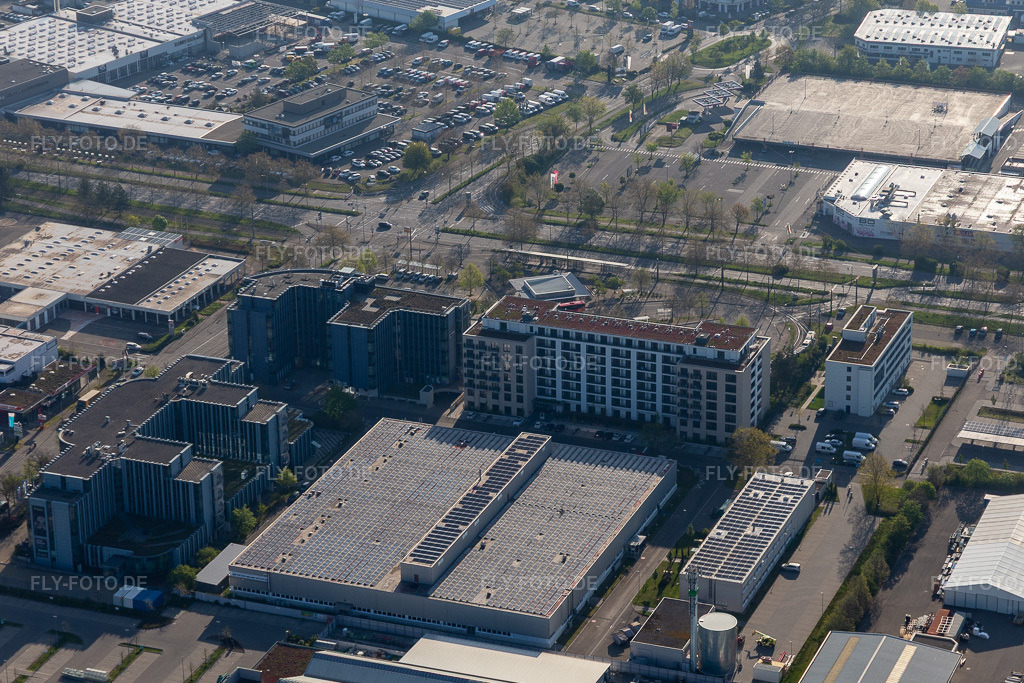 Luftbild: Gewerbegebiet und Firmenansiedlung Haid mit CAMPO NOVO Business Freiburg im Breisgau im Ortsteil Saint Georgen-Nord in Freiburg im Bundesland Baden-Württemberg in Deutschland. Foto: IMG_126712.jpg vom 25.04.2021 durch Werner Riehm/FLY-FOTO.de
