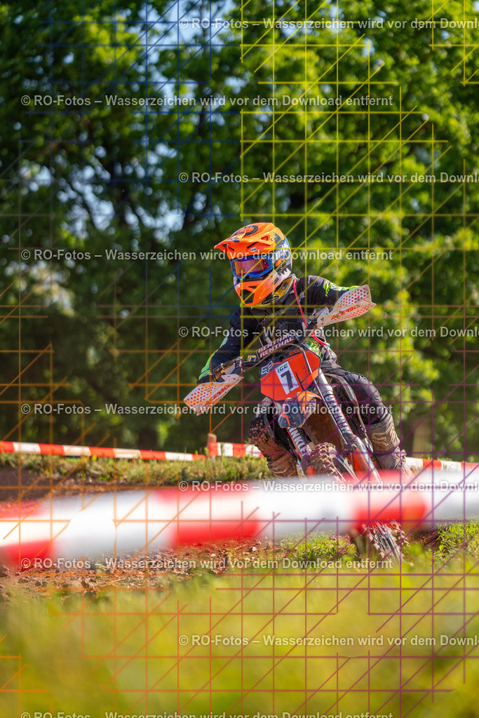 Wolfshausen 1 Lauf -411 | Sportfotografie von RO-Fotos: Motorsport, Motocross, Enduro, Laufveranstaltungen und Triathlon. Professionelle Fotos von Sportlern und Events. - Realisiert mit Pictrs.com