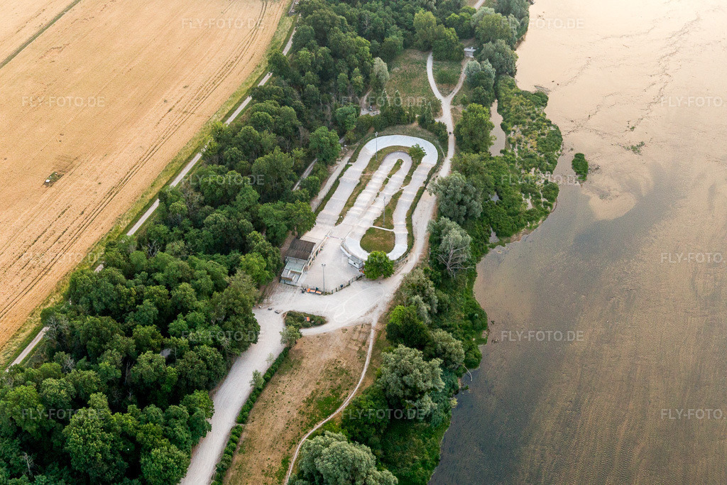Luftbild: Ortsansicht in Saint-Pryvé-Saint-Mesmin im Bundesland Loiret in Frankreich. Foto: IMG_101273.jpg vom 25.06.2017 durch Werner Riehm/FLY-FOTO.de